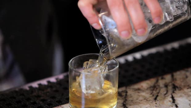 ZE. How to Make an Old-Fashioned Cocktail Promo Image