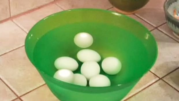 V. How to Test Eggs for Freshness Promo Image