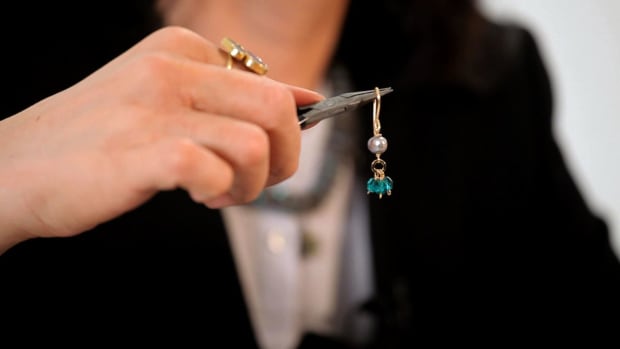 Y. How to Make Pearl & Emerald Cluster Earrings Promo Image