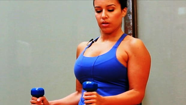 ZG. How to Do a Hammer Curl for Female Arm Workout Promo Image
