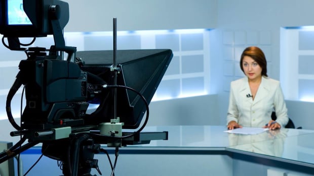 ZZH. How to Use a Teleprompter to Give a Speech Promo Image