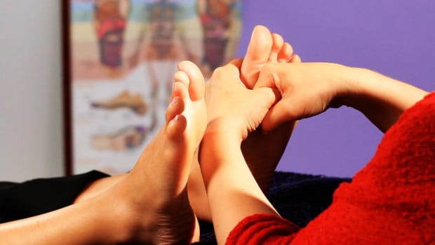 ZV. How to Finish a Foot Reflexology Session Promo Image