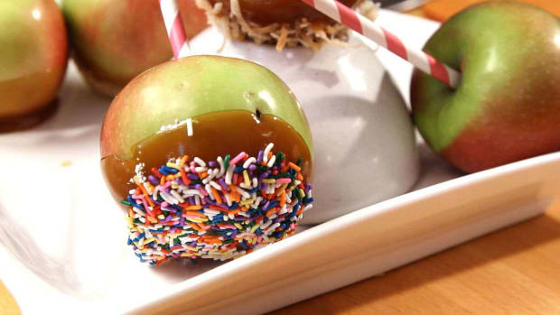 P. How to Make Caramel Apples Promo Image
