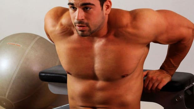 I. How to Do a Bench Dip for an Arm Workout Promo Image