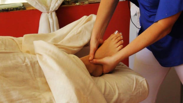 U. How to Give a Foot Massage using Ayurvedic Body Massage Promo Image