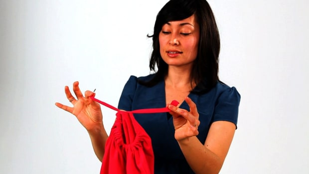K. How to Make Closure Strings for No-Sew T-Shirt Tote Bag Promo Image