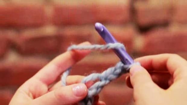 O. How to Do a Half Double Crochet Stitch Promo Image