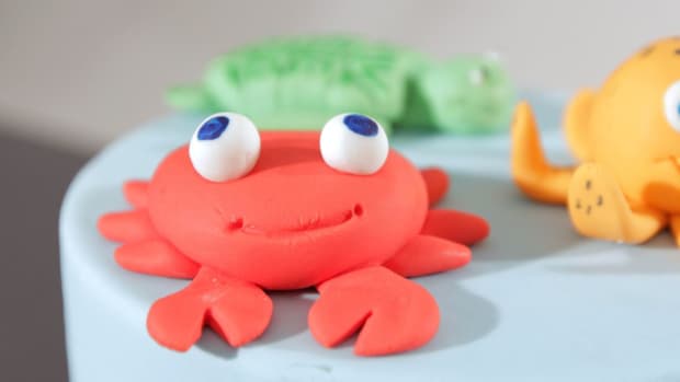 A. How to Make a Fondant Crab for a Beach Theme Cake Promo Image