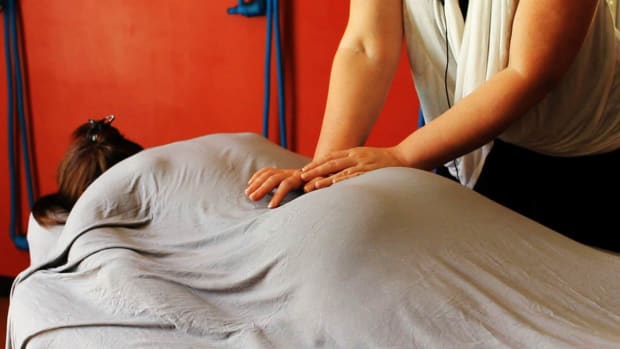 ZD. 4 Deep Tissue Massage Compressive Techniques Promo Image