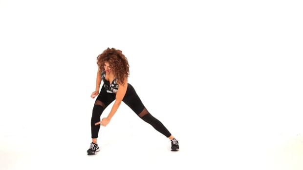 R. How to Do a Clock Lunge for a Sexy Butt Promo Image