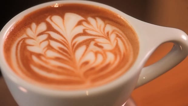 O. How to Pour Multiple Rosettas for Latte Art Promo Image
