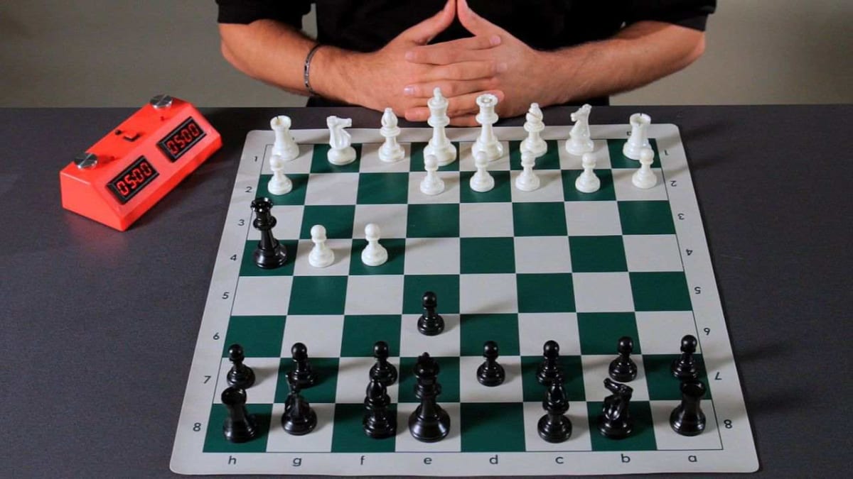 Chess Titans - Highlighted moves on checkmate - Microsoft Community