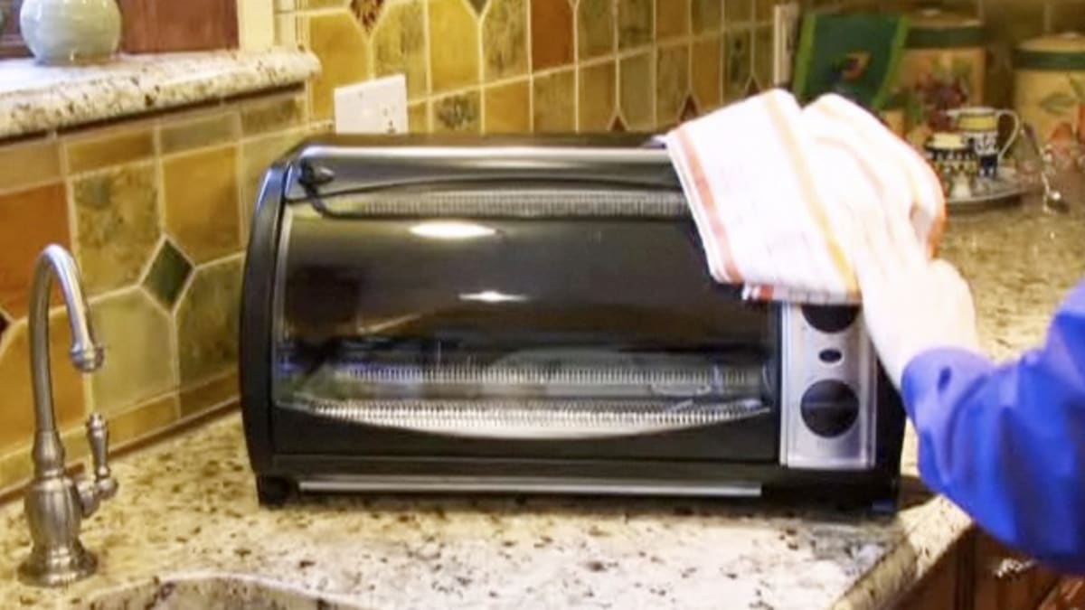 Proper Way to Clean a Toaster Oven