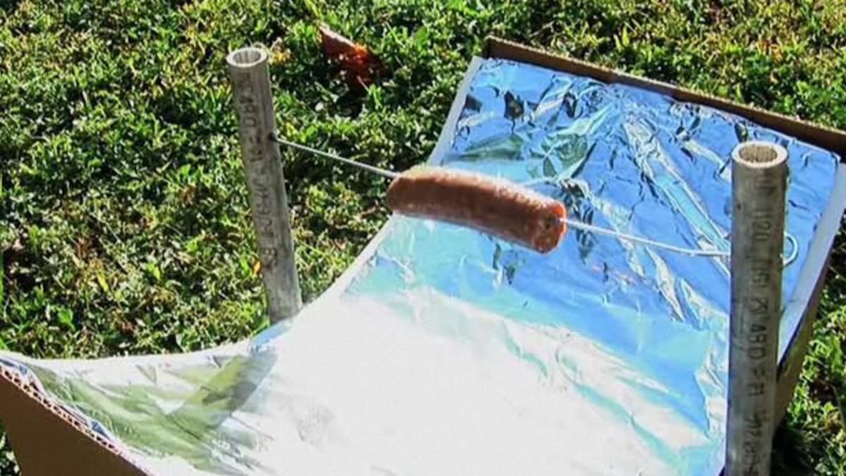 How to Make a Solar Hot Dog Cooker - Howcast