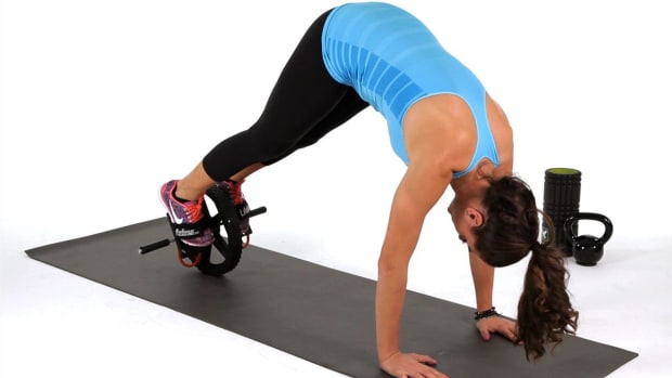 Standing ab wheel top