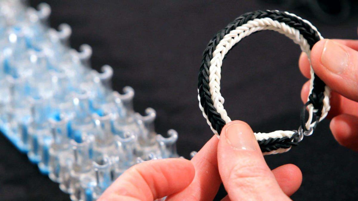 How to Make a Double Cross Fishtail Rainbow Loom Bracelet Howcast