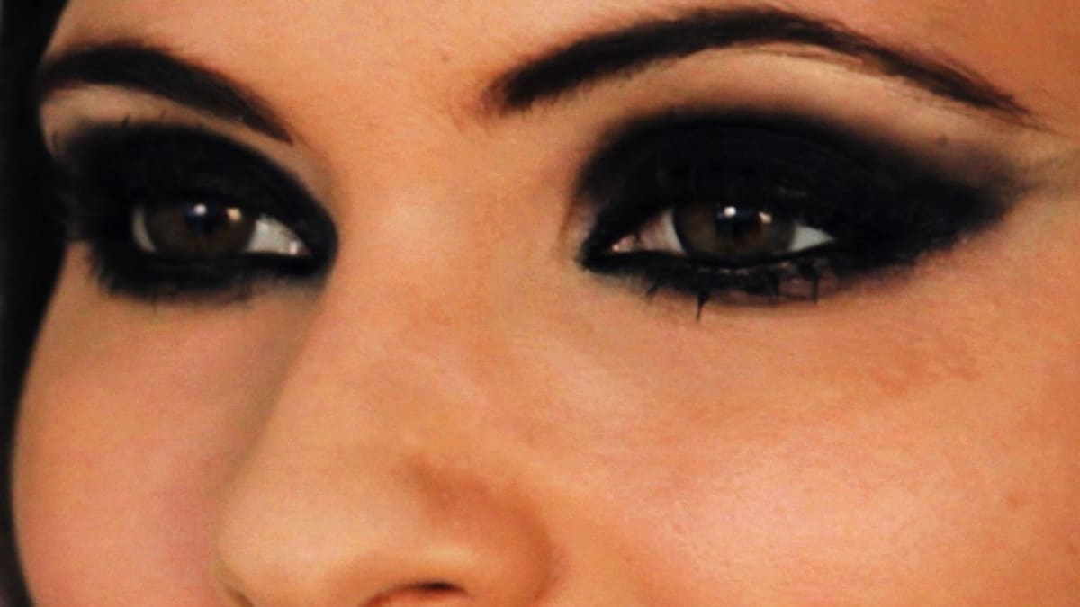 How to Do Emo Eye Makeup Howcast