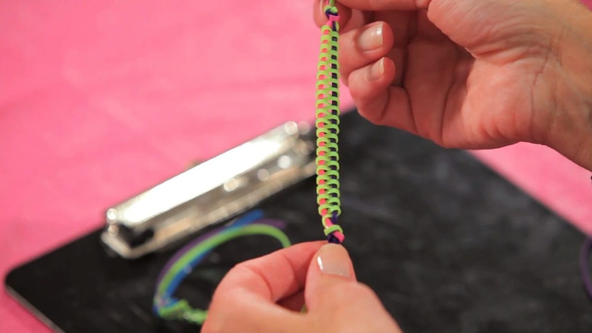 How to Make a Zipper Friendship Bracelet with Lanyard Howcast