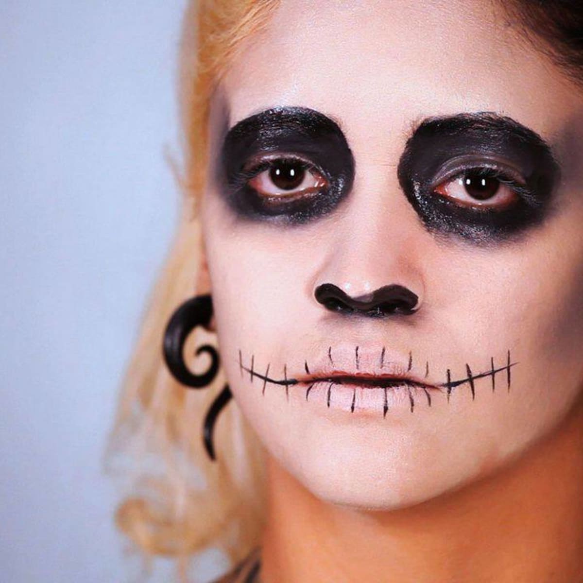 vasketøj Soldat vi How to Do Cheeks & Stitched Lips for Day of the Dead Makeup - Howcast