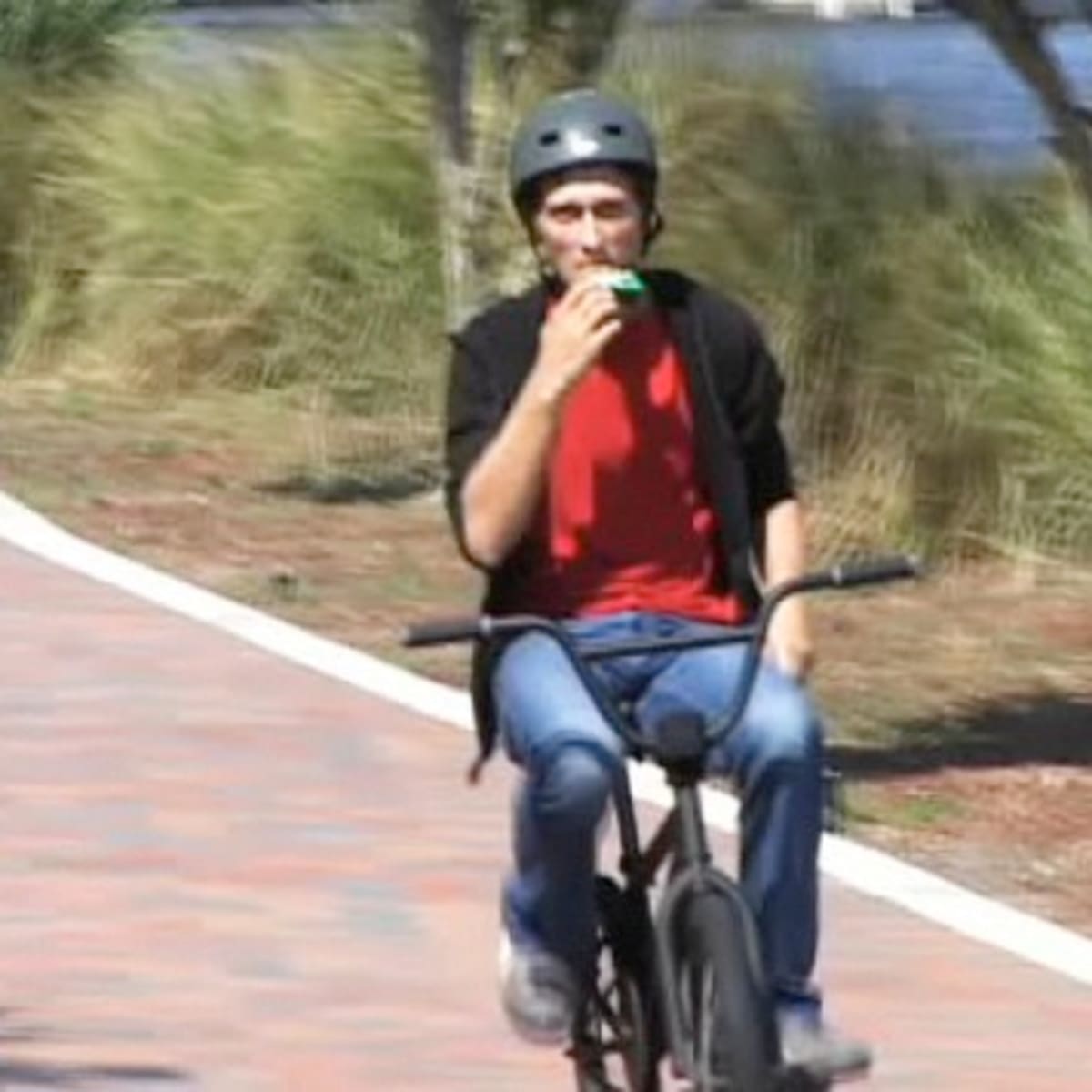 how to ride bike without holding handlebars