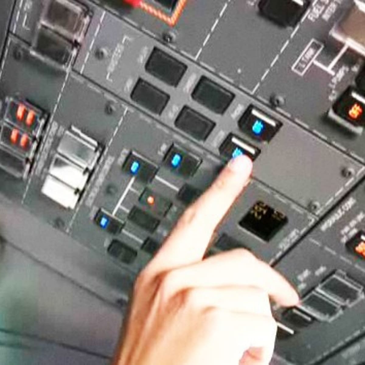 How To Become A Corporate Or Charter Pilot For Private Jets - Howcast