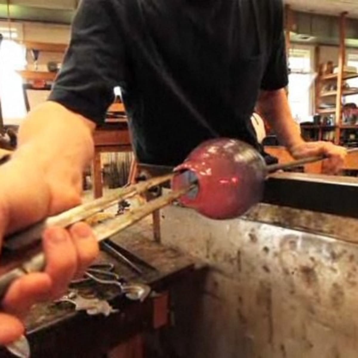 How to Pick Glassblowing Supplies - Howcast
