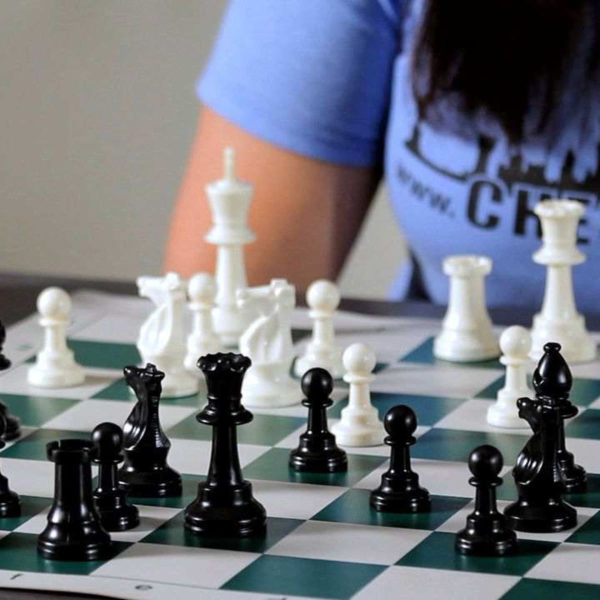 How to Achieve Checkmate with Only the King & Queen - Howcast