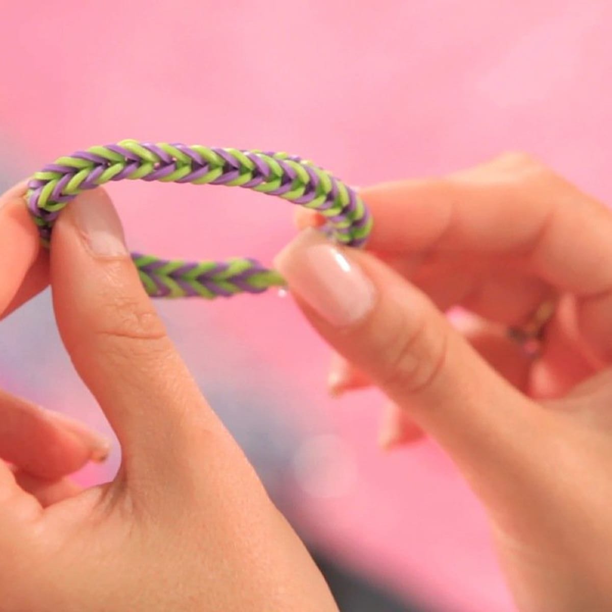 Rainbow Stitched Fishtail Paracord Bracelet (Purple)