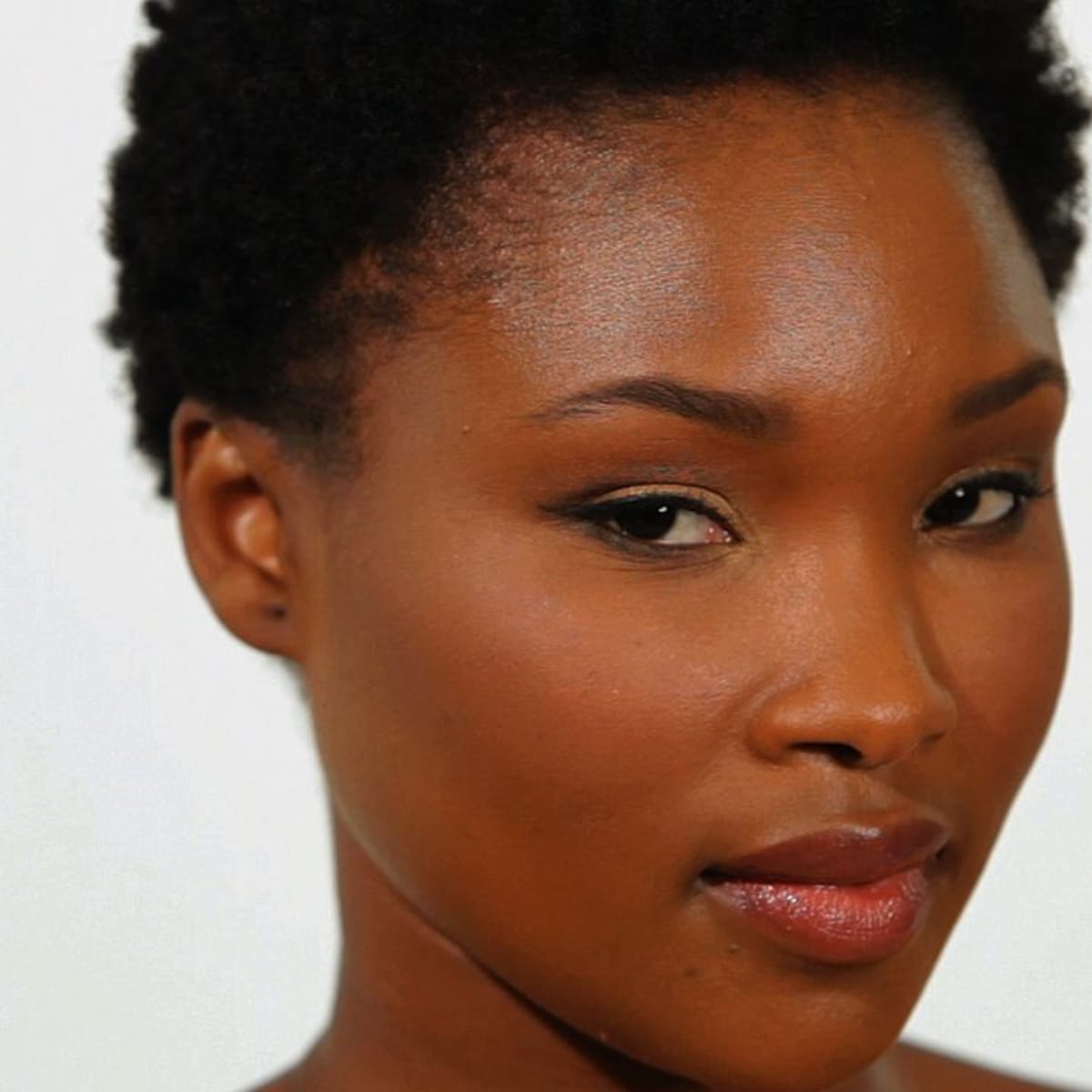 How To Apply Eye Makeup For Black Women