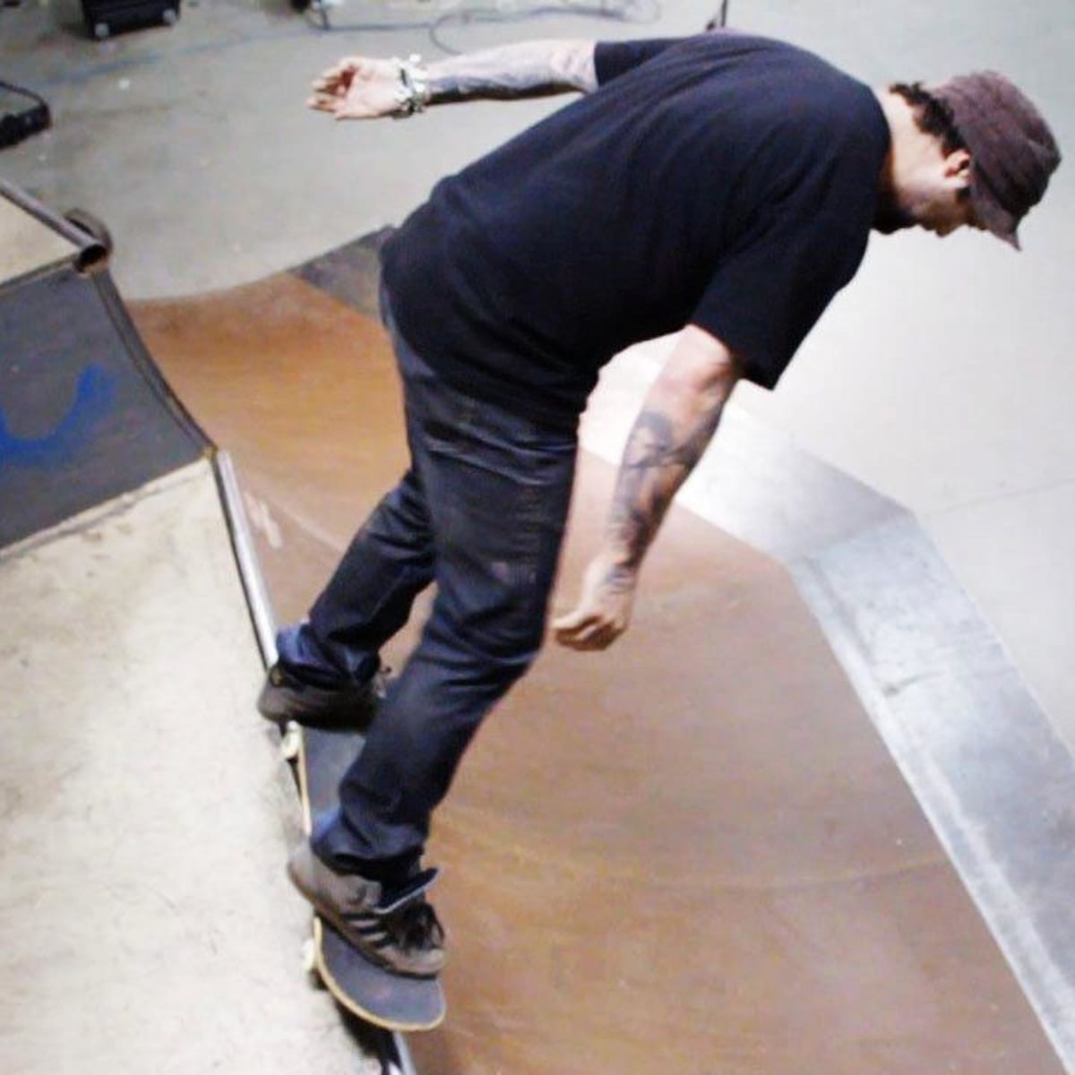 Arab Ik heb een Engelse les Pijnstiller How to Do a 50-50 Skateboarding Ramp Trick - Howcast