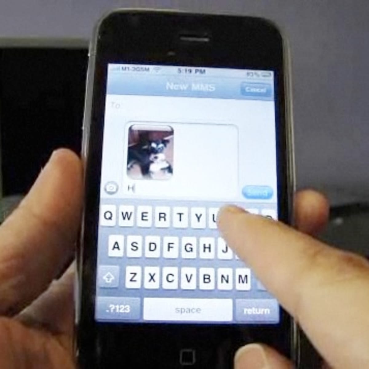 How To Use Mms On An Iphone Howcast How To Use Mms On An Iphone Howcast