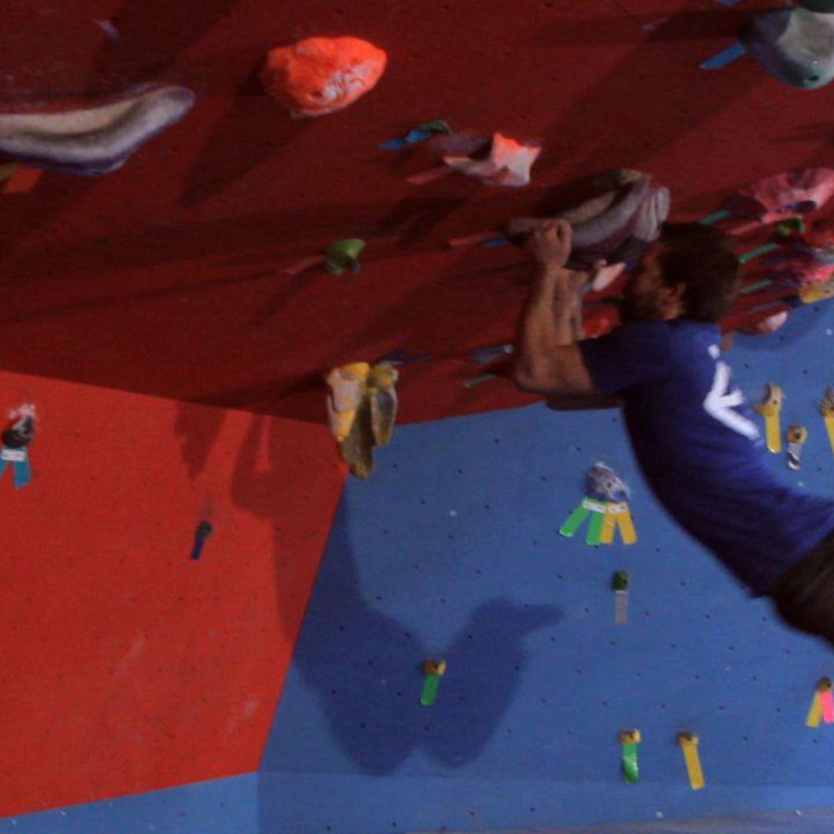 Dyno climbing outlet