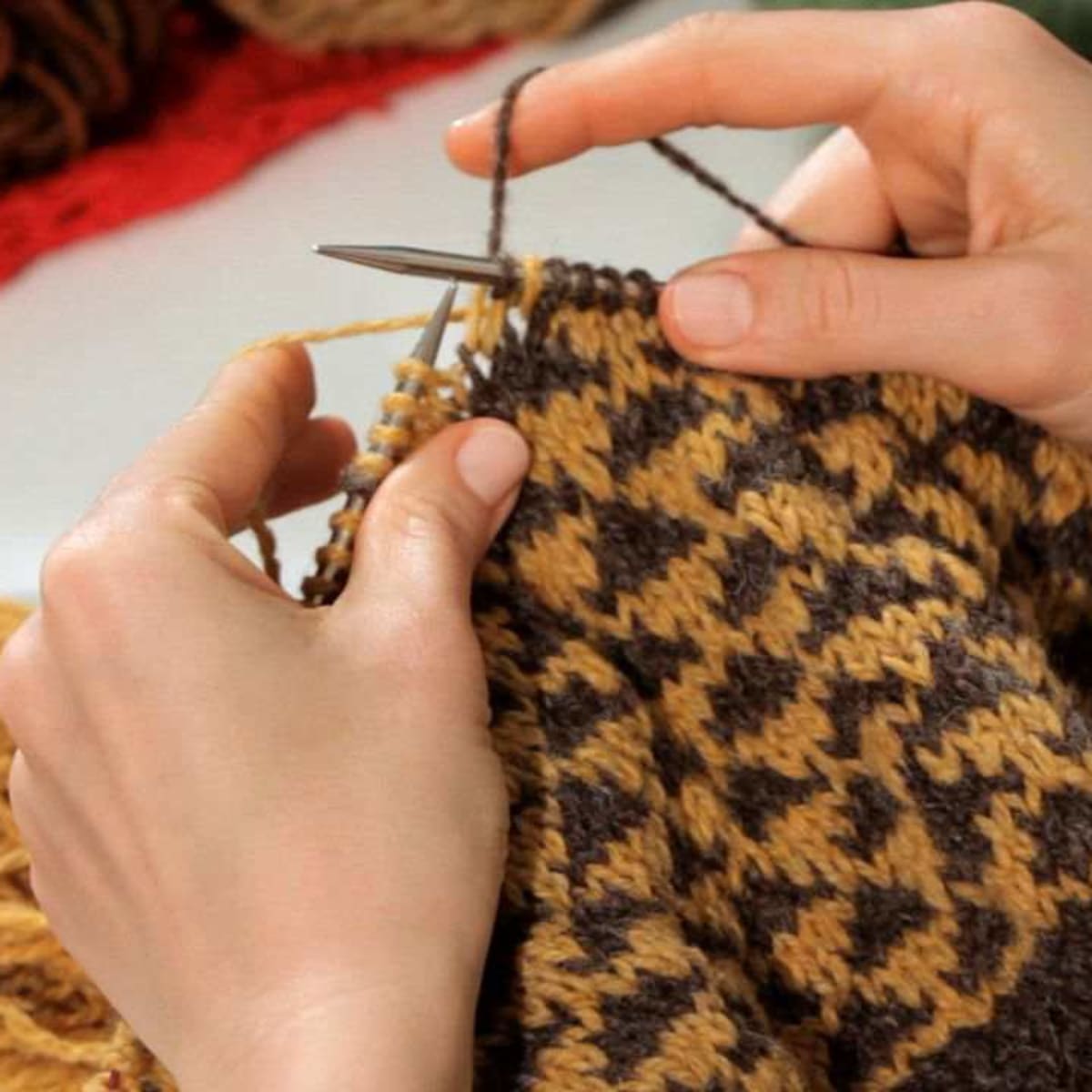 Two colour discount knitting design
