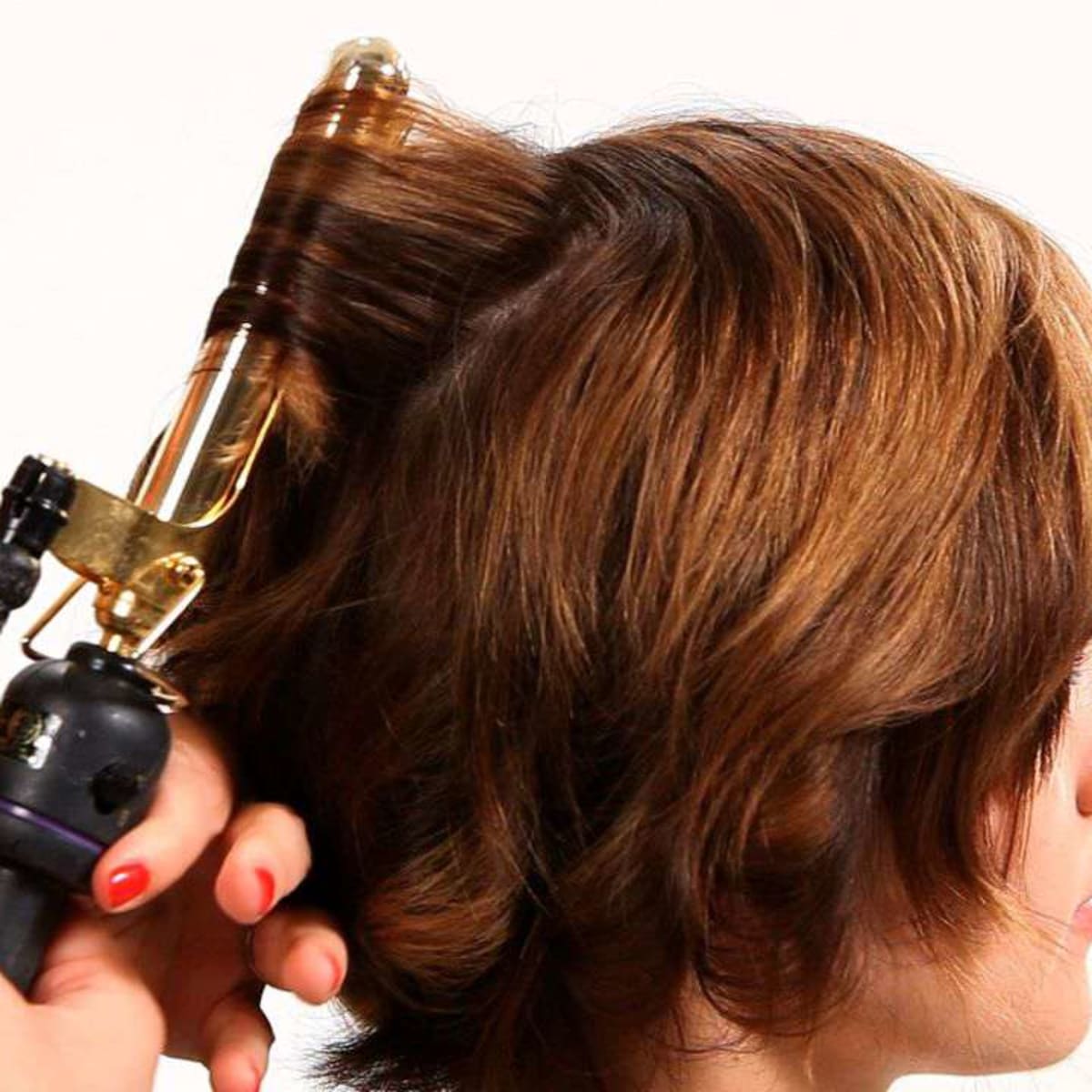 Curling short hair with tongs online