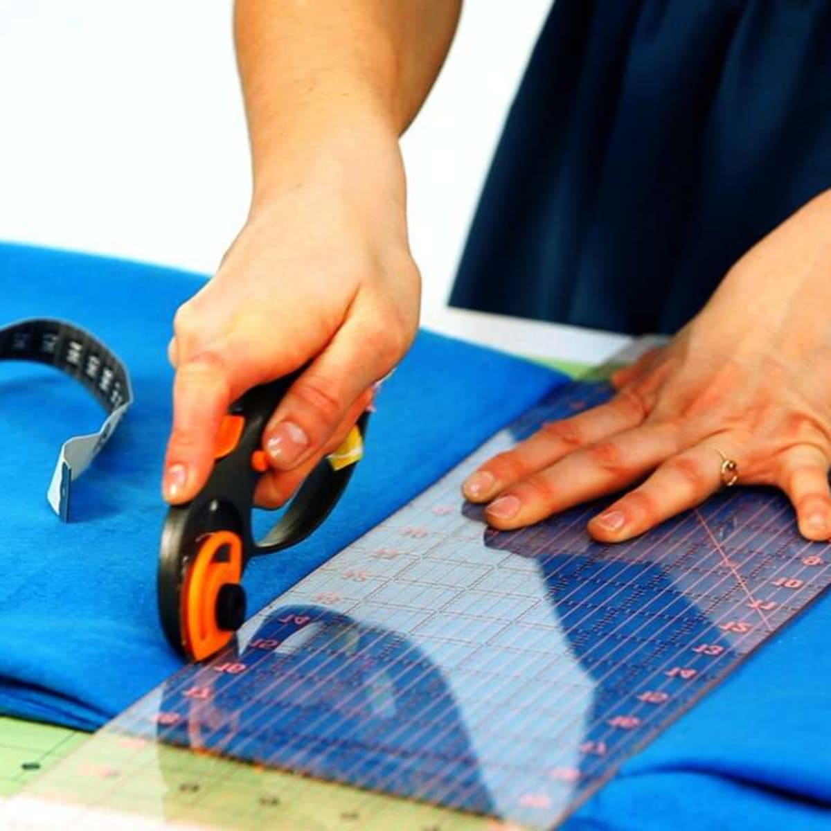 Cutting sales fleece fabric