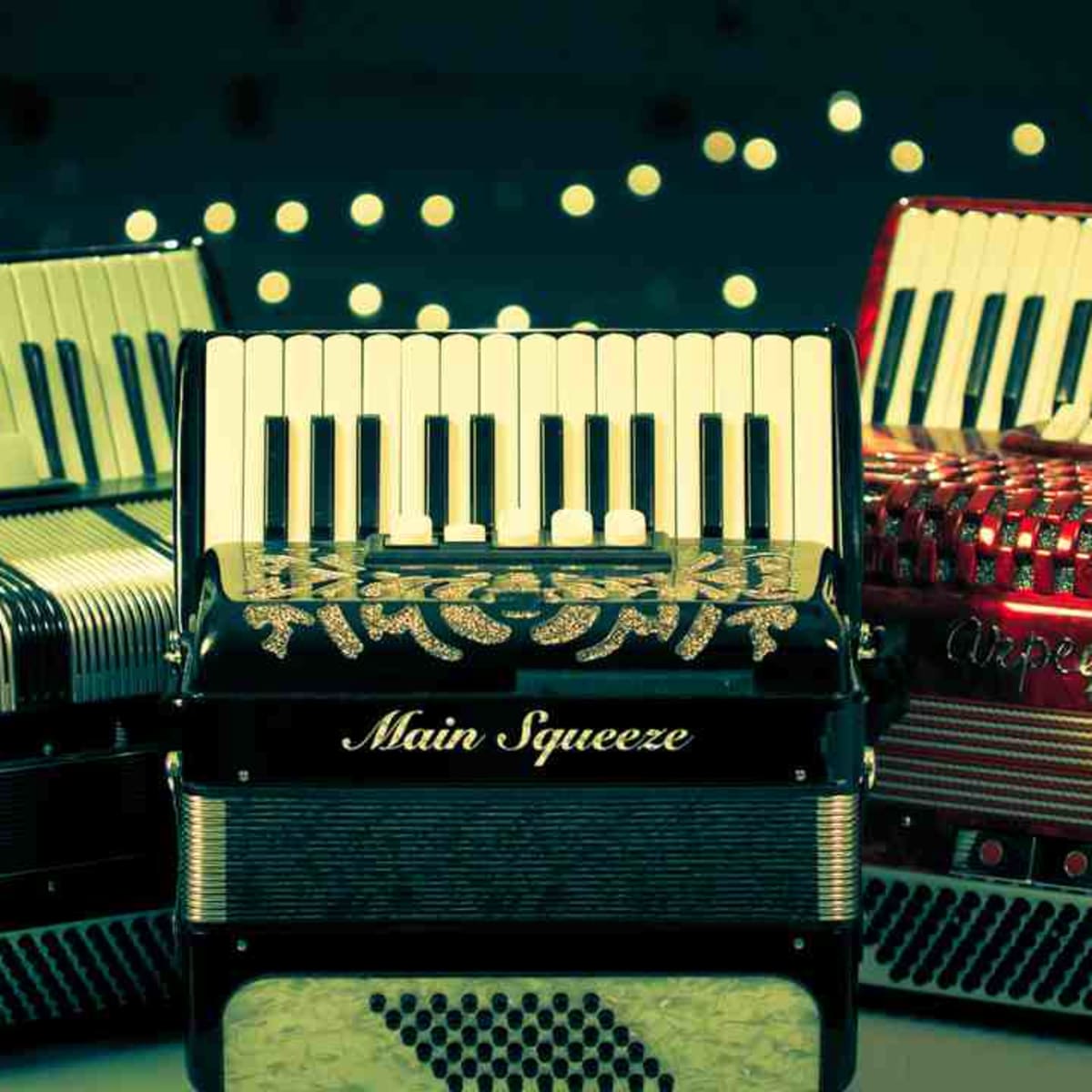 Squeeze store piano instrument