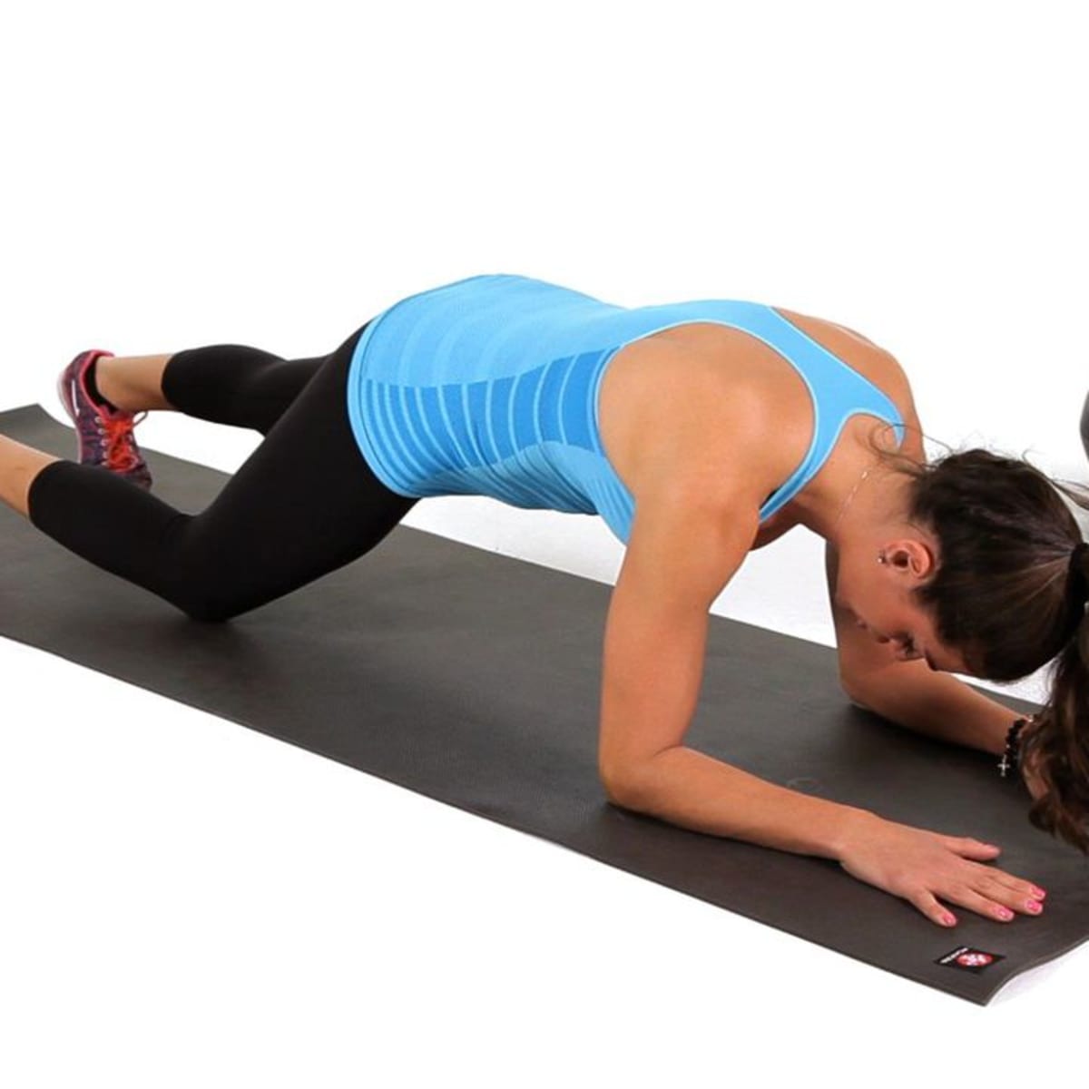 Knee taps abs 2025