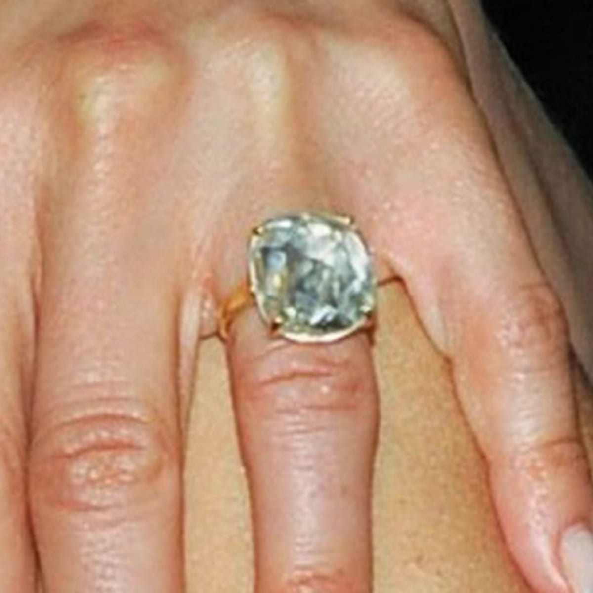 How to Get an Engagement Ring like Jennifer Aniston s Howcast