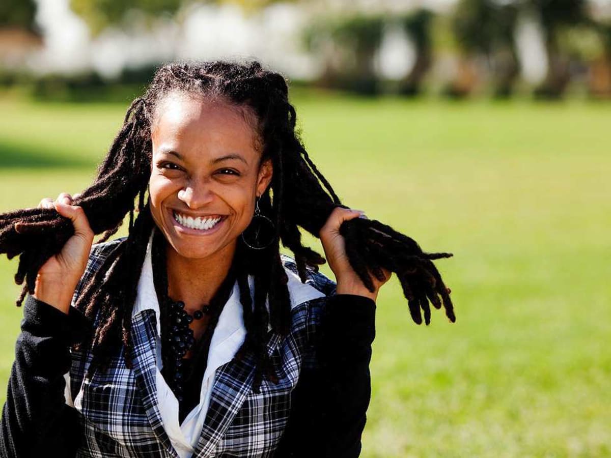 Do Dreads Make Hair Look Shorter? - Howcast Do Dreads Make Hair Look Shorter? - Howcast
