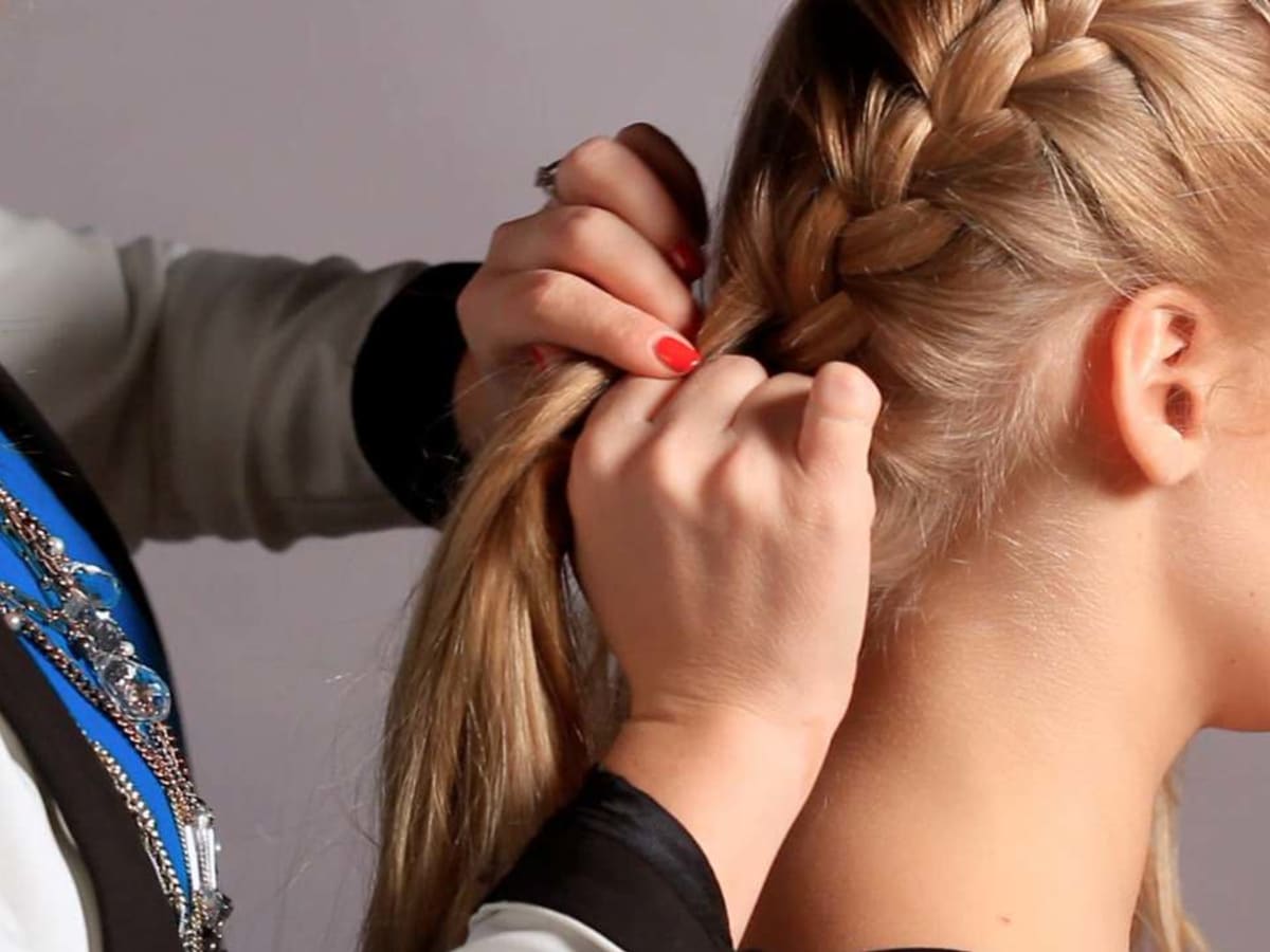 How to Make a French Knot Hairstyle the Easy Way « Hairstyling ::  WonderHowTo