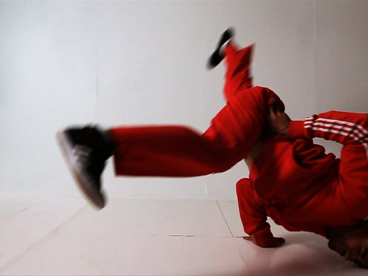 How to Do a One-Handed Windmill in Break Dancing - Howcast
