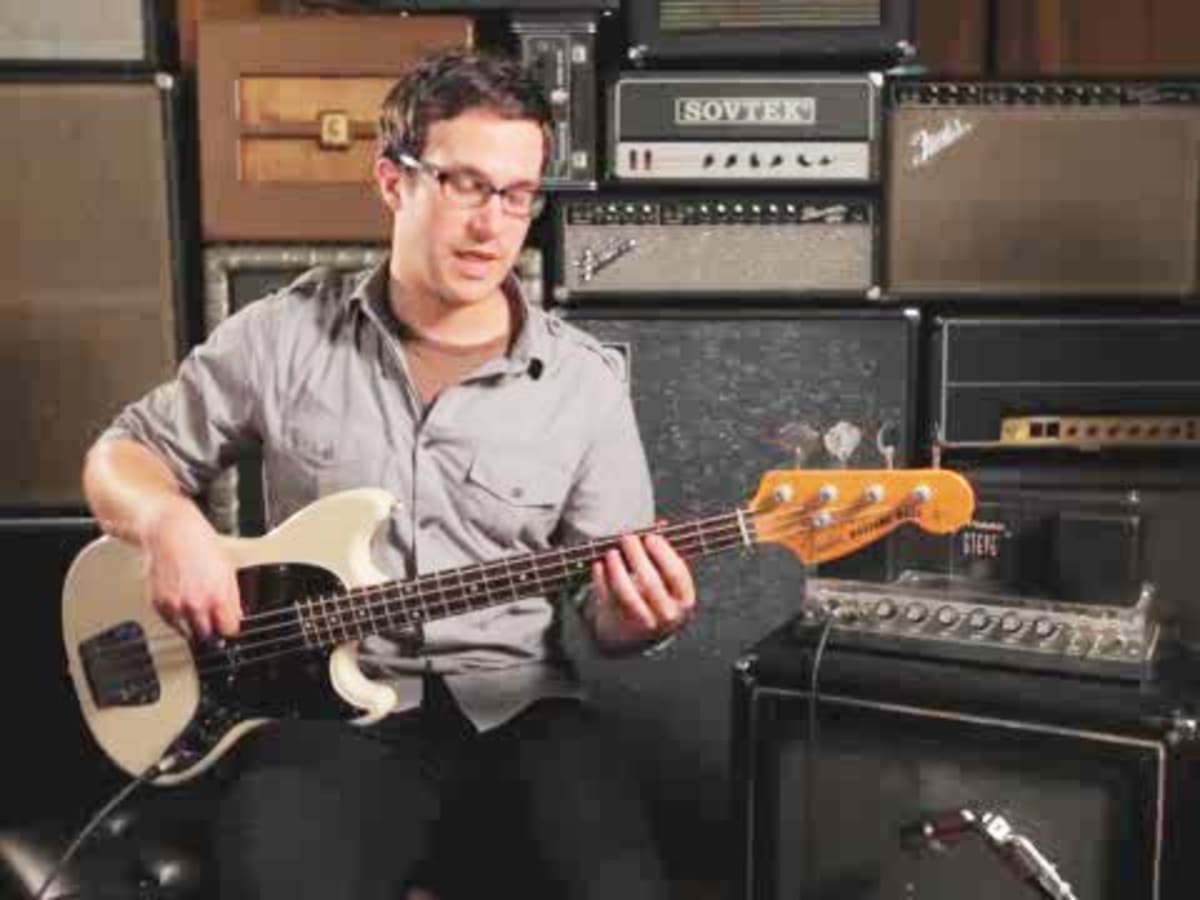How To Play A Dominant 7th Chord On Bass Guitar Howcast