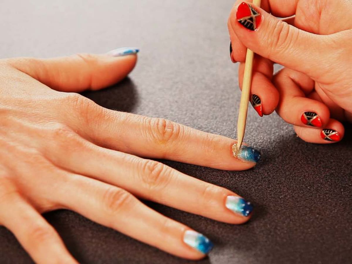 11 Festive Nail Art Designs To Add An Extra Sparkle To Your Diwali - Elle  India