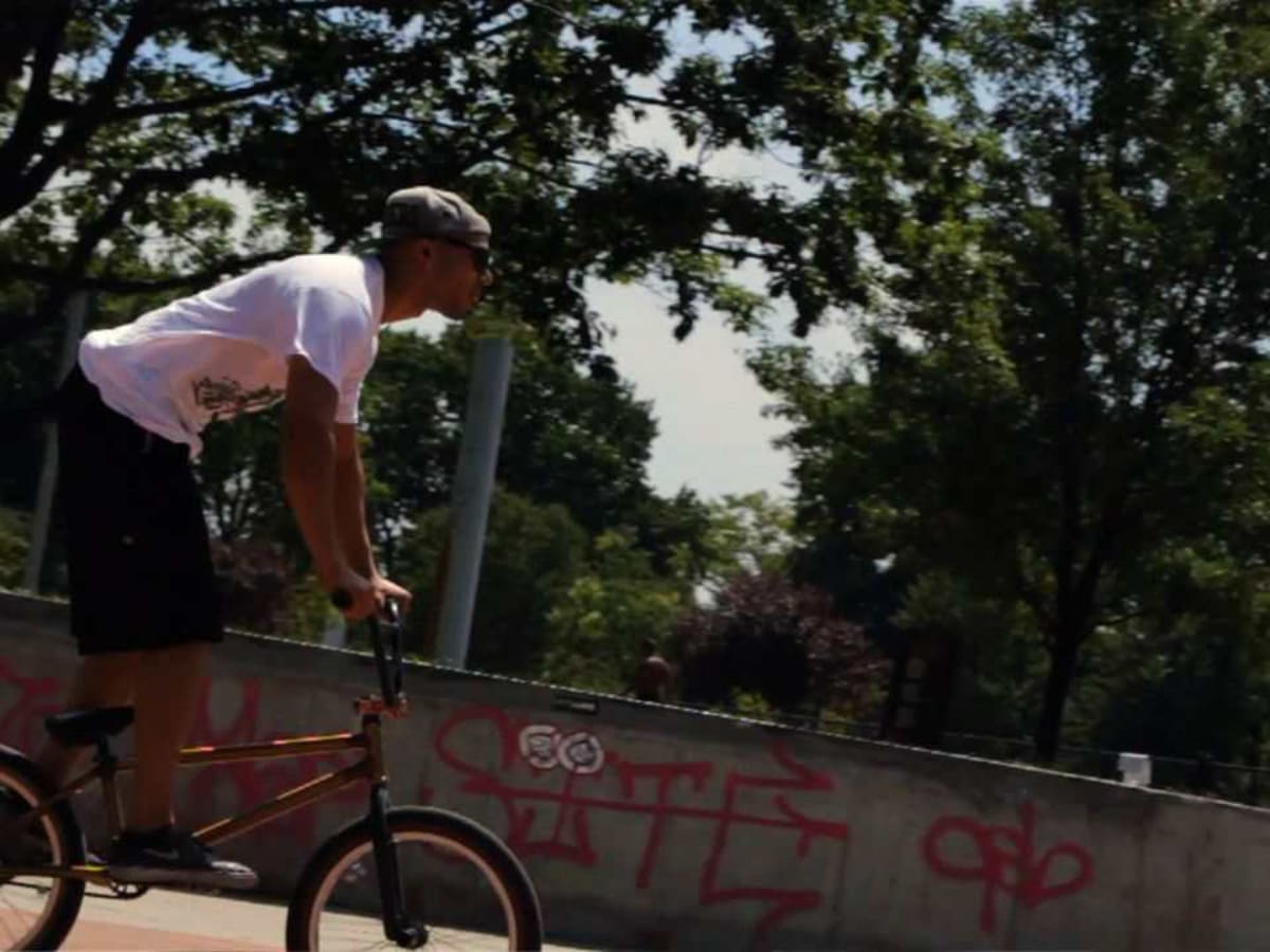 how much should a bmx bike weigh