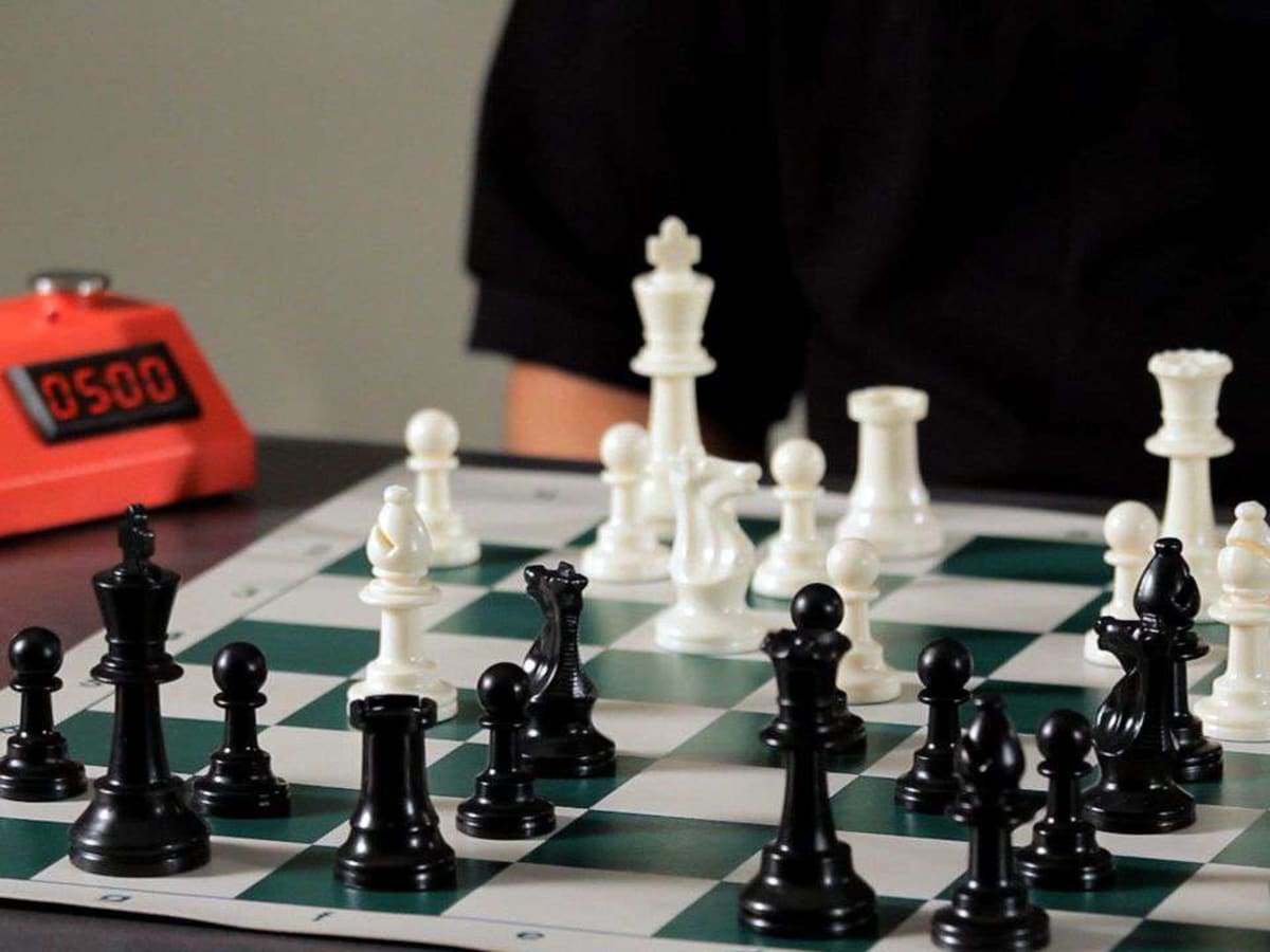 What Is a Smothered Checkmate? - Howcast