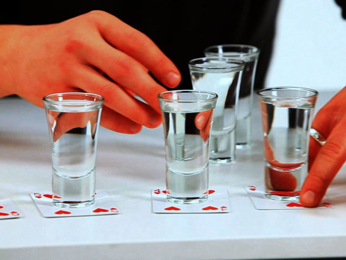  Deomrity Russian Shot Glass Roulette - Drinking Game