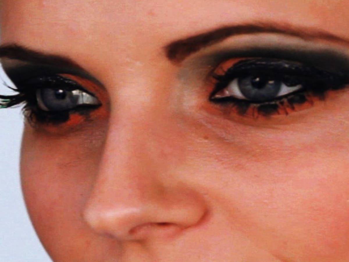 How to Do Scene Eye Makeup - Howcast