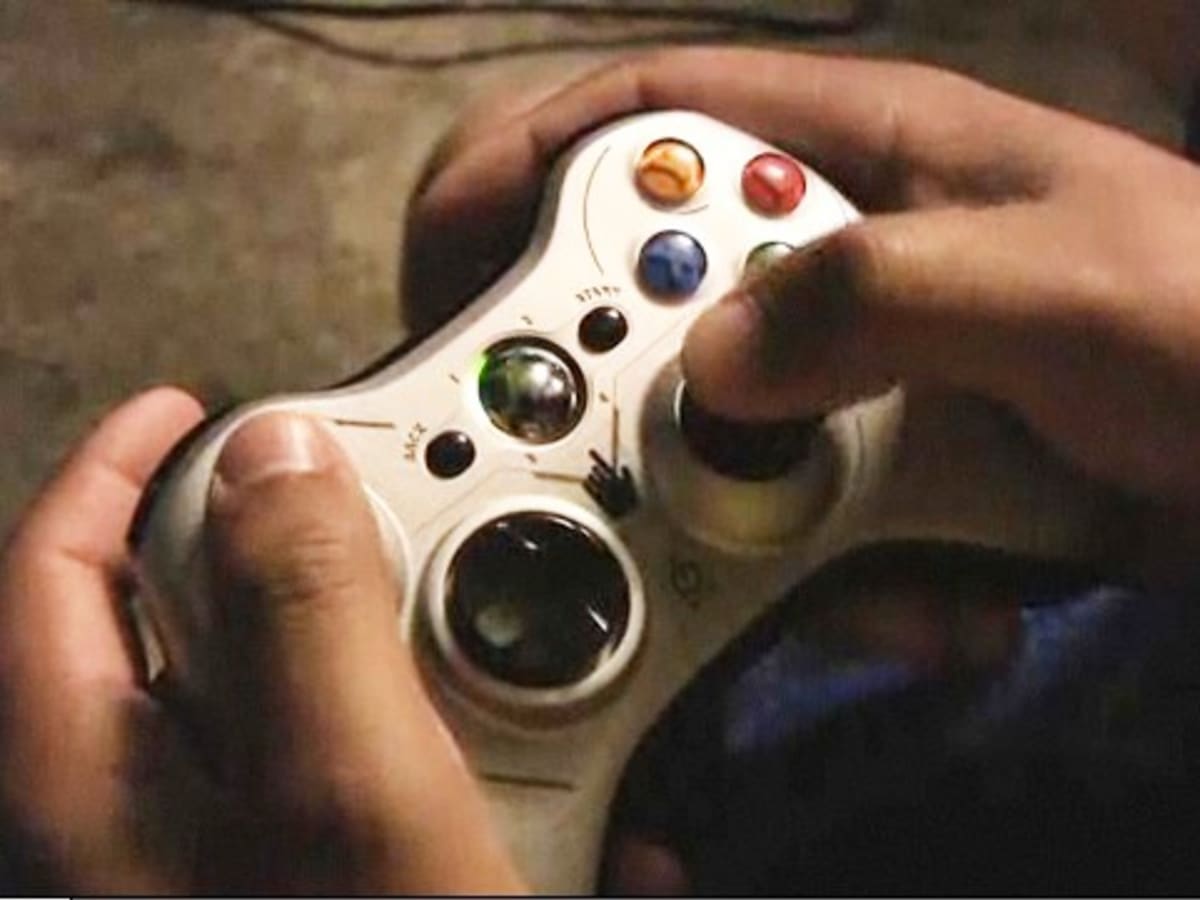 Playing top xbox online