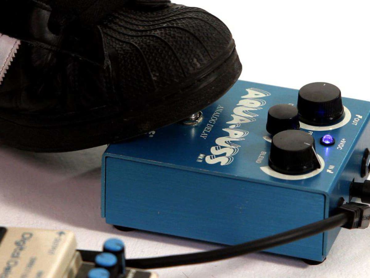 How to Create a Slapback Delay Effect using Guitar Pedals Howcast
