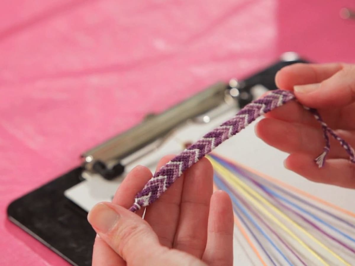 How to Make a V Pattern Chevron Friendship Bracelet Howcast